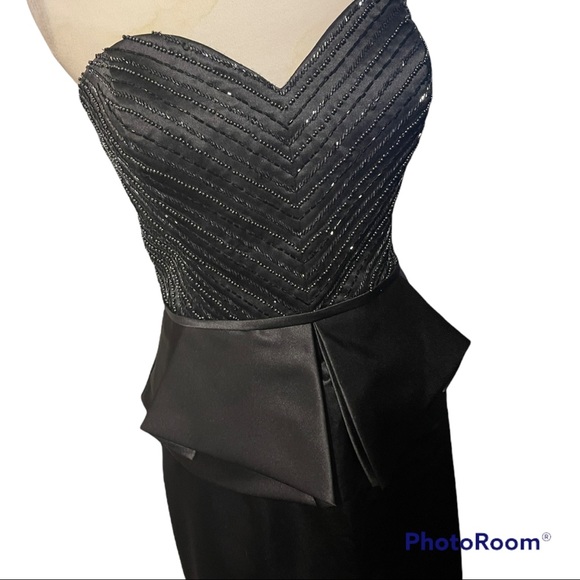 ALYCE Jean De Lys | Black Beaded Satin Strapless gown - Picture 2 of 12